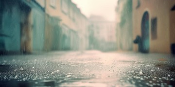 最美的雨中散步究竟是哪首歌？