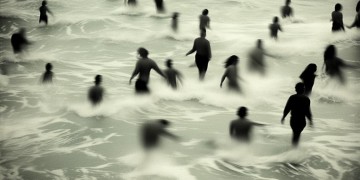 人海浮沉不定追逐，是哪首歌的歌词？
